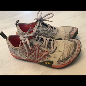 New Balance Minimus Barefoot Vibram  Womens Sz 8